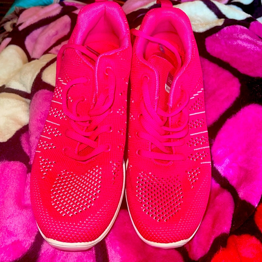 Slow man walking sneakers size 37